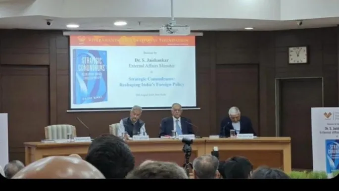 বাংলাদেশের বর্তমান সরকারের সাথে কাজ করবে দিল্লি