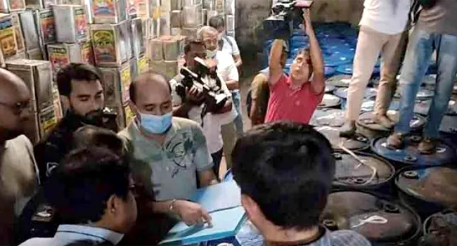 খুলনায় ২ লাখ ৩৬ হাজার লিটার সয়াবিন তেল জব্দ