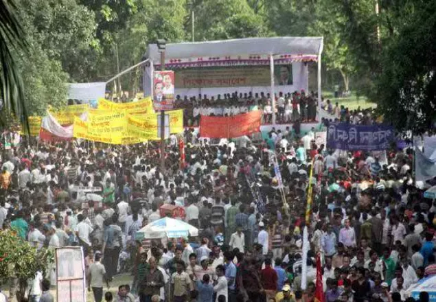 বিএনপির সমাবেশ ২টায়, নয়াপল্টনে জড়ো হচ্ছেন নেতাকর্মীরা