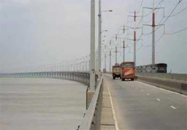 বঙ্গবন্ধু সেতুতে বাস-ট্রাক সংঘর্ষ: নিহত ৪