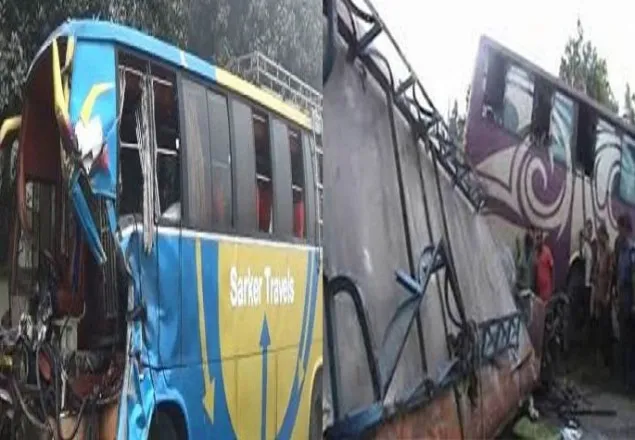 সড়ক দুর্ঘটনায় ঝড়ে গেল ৮ প্রাণ