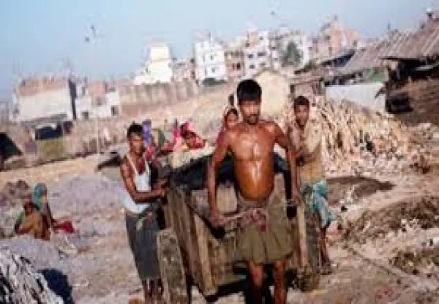 ৭২ ঘণ্টা শেষ হলেও সরেনি হাজারীবাগের ট্যানারি