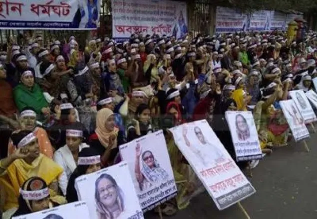 বেকার নার্সদের লাগাতার ধর্মঘট শুরু