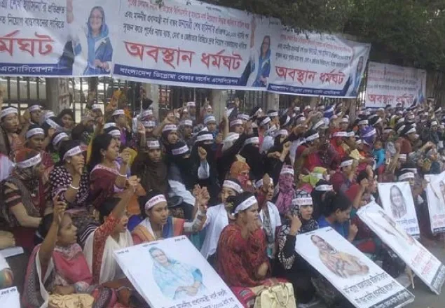 ‘ব্যাচভিত্তিক নিয়োগ চাই, নইলে বিষ দাও মরে যাই’
