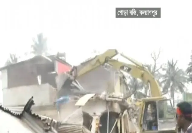 কল্যাণপুরে বস্তি উচ্ছেদে বাধা, উত্তেজনা