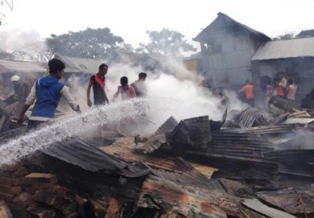 বস্তিতে পরিকল্পিত অগ্নিকান্ডের অভিযোগ