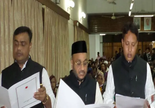 ফেনীর তিন মেয়রসহ ৪৮ কাউন্সিলরের শপথ গ্রহন