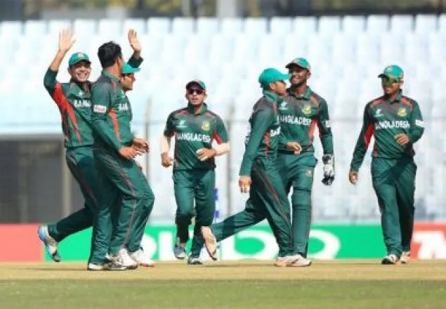 ২৪১ রানের লক্ষ্যে ব্যাট করছে প্রোটিয়ারা