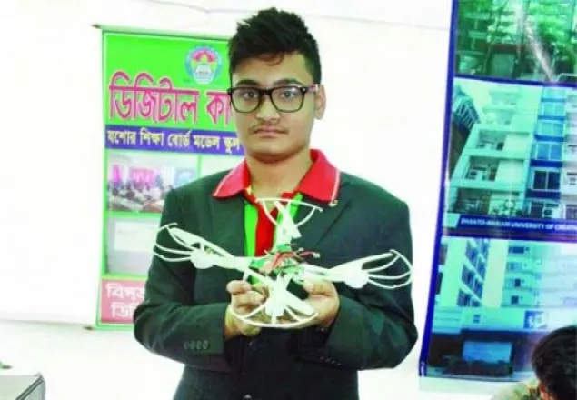 রাডার ফাঁকি দেওয়ার মতো সক্ষম ড্রোন তৈরি কিশোরের