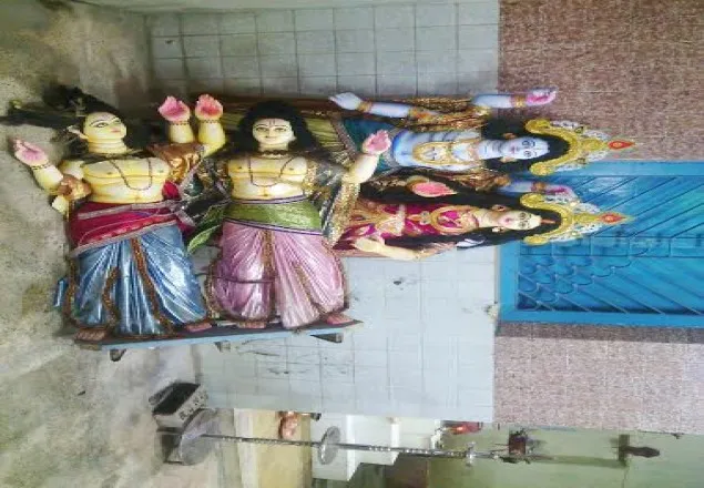 চাঁদপুরে জনসম্মুখে লাথি মেরে মূর্তি ভাঙচুর