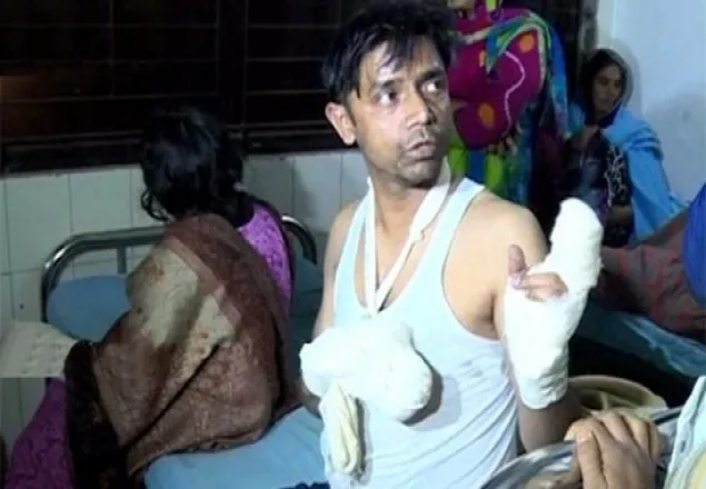  কলাবাগানে গ্যাস পাইপলাইনে আগুন : দগ্ধ ৩