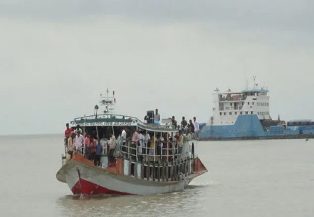 তিন ঘণ্টা পর পাটুরিয়া-দৌলতদিয়া ফেরি চালু