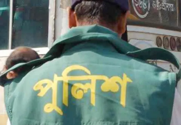 ছাত্রী হয়রানি : এসআই রতনের বিরুদ্ধে মামলা