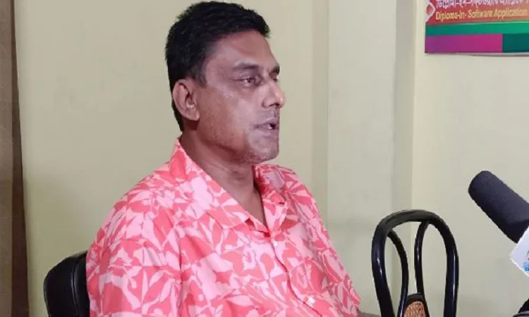 চকরিয়ায় সম্মেলনে নেতাকে পিটালেন এমপি