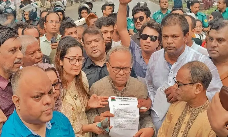 লোডশেডিংয়ের প্রতিবাদে ঢাকায় বিএনপির মিছিলে পুলিশের বাধা