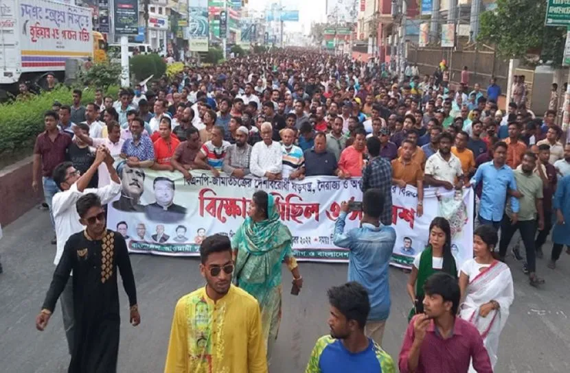 বিএনপির গণসমাবেশ, খুলনায় আওয়ামী লীগের বিশাল শোডাউন