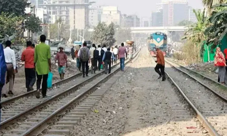 মহাখালীতে ট্রেনের ধাক্কায় ৩ পথশিশুর মৃত্যু