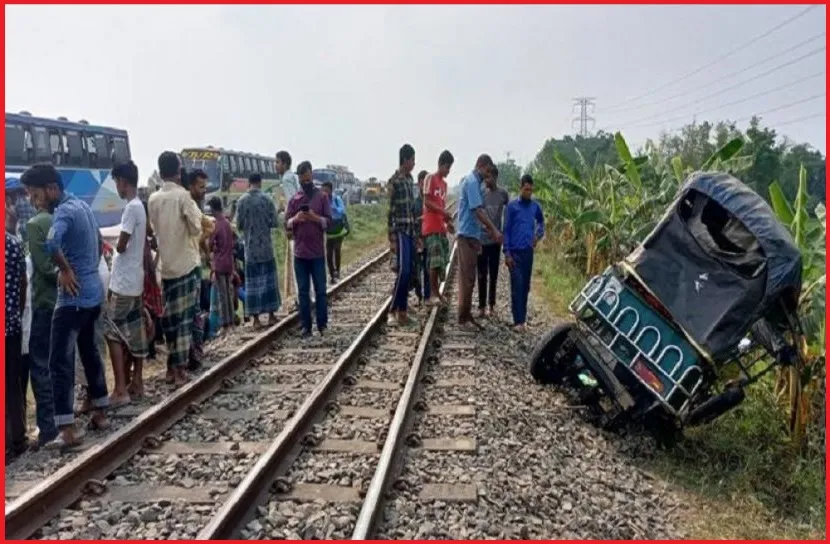 কুমিল্লায় ট্রেনের ধাক্কায় নিহত ৪