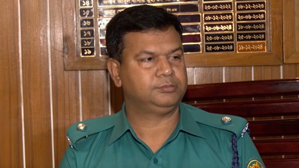 স্বাস্থ্যকেন্দ্র ভাঙচুর: সরিয়ে দেওয়া হলো শাহআলী থানার ওসিকে
