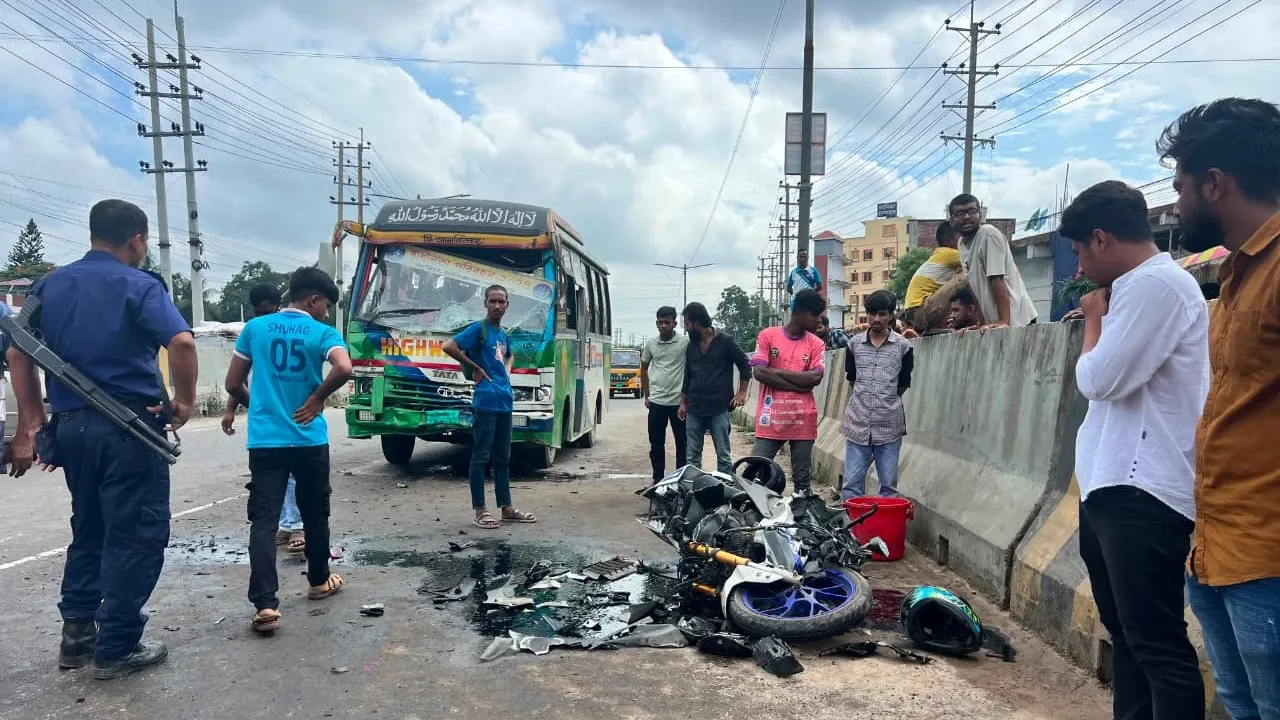 গোপালগঞ্জে দুই মোটরসাইকেল মুখোমুখি সংঘর্ষে নিহত ৩