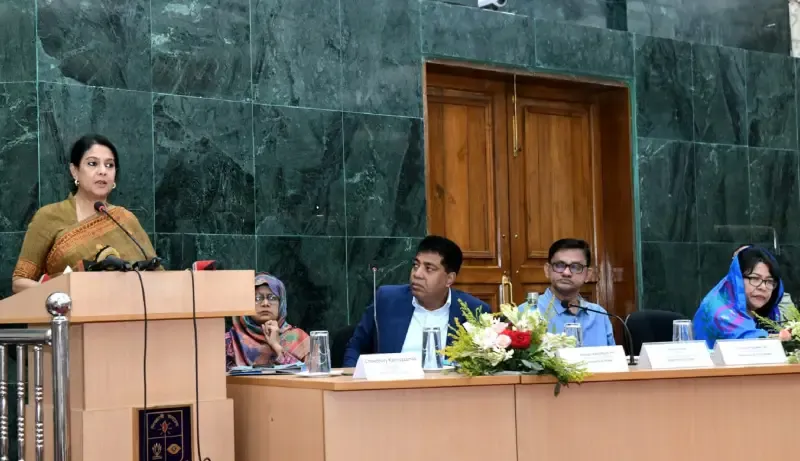 ভর্তুকি মূল্যে পাটের তৈরি বাজারের ব্যাগ সরবরাহ করা হবে’: পরিবেশ উপদেষ্টা