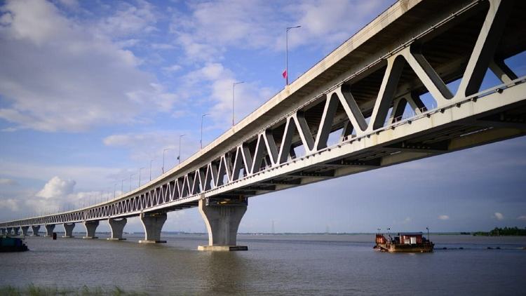 Hun Sen congratulates Sheikh Hasina  as successfully implementing Padma Bridge
