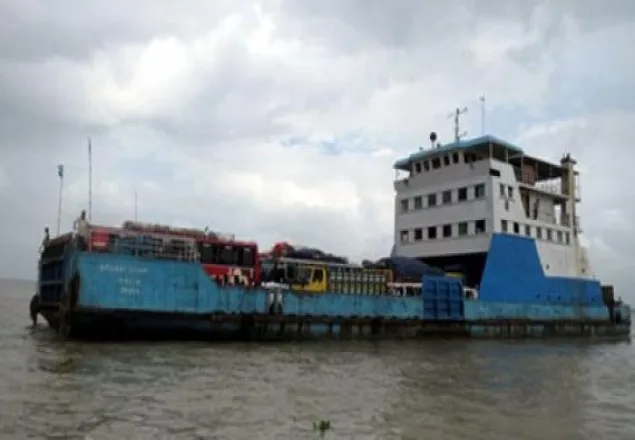 পাটুরিয়া-দৌলতদিয়ায় ফেরি চলাচল শুরু