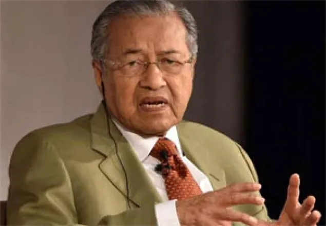 'বাংলাদেশে রাজনীতি বেশি, উন্নয়ন কম'