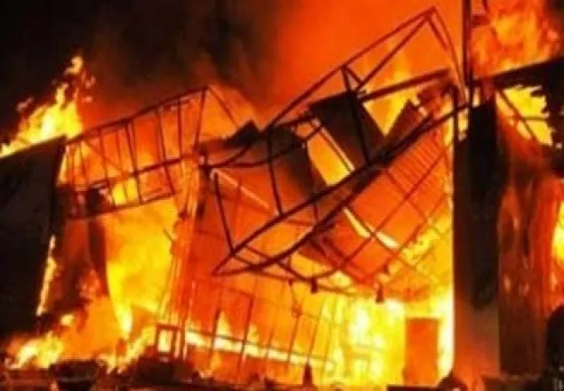 চকরিয়ায় আগুনে পুড়েছে ৫৬ দোকান