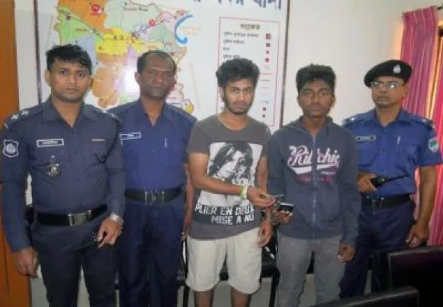 মাগুরায় দুই মোবাইল ছিনতাই কারী আটক