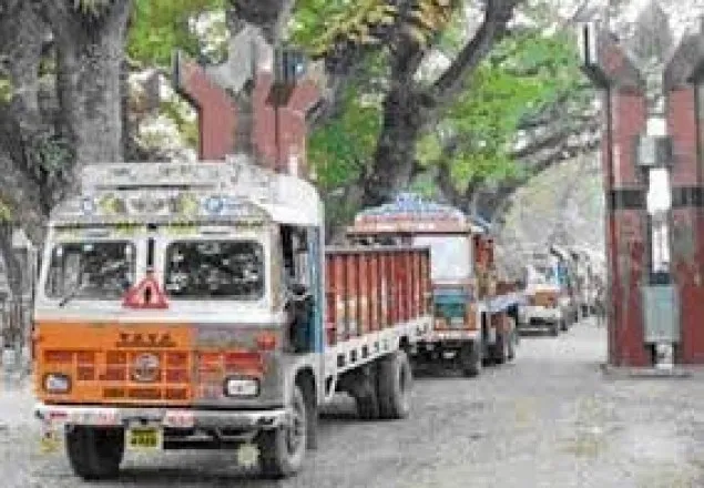 বেনাপোল বন্দর দিয়ে আমদানি-রফতানি বাণিজ্য বন্ধ 