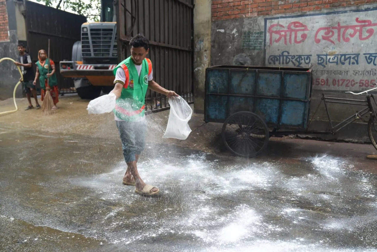 আট ঘণ্টায় শতভাগ কোরবানির বর্জ্য অপসারণ ডিএনসিসির