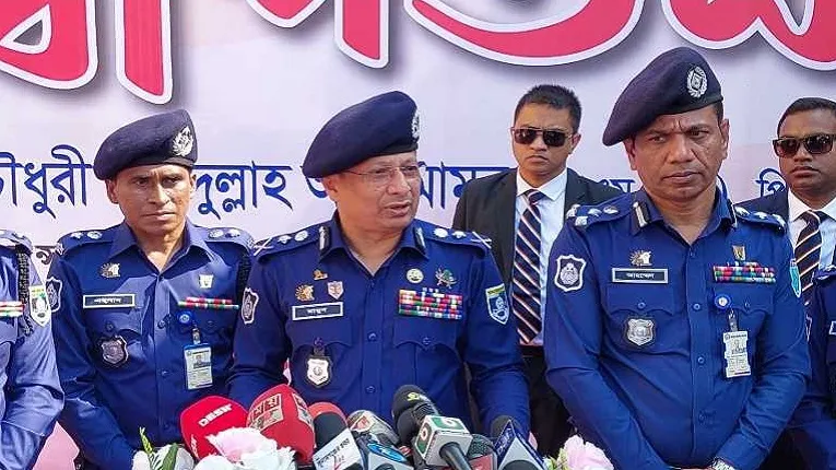 কখন কীভাবে দায়িত্ব পালন করতে হয় পুলিশ জানে : আইজিপি