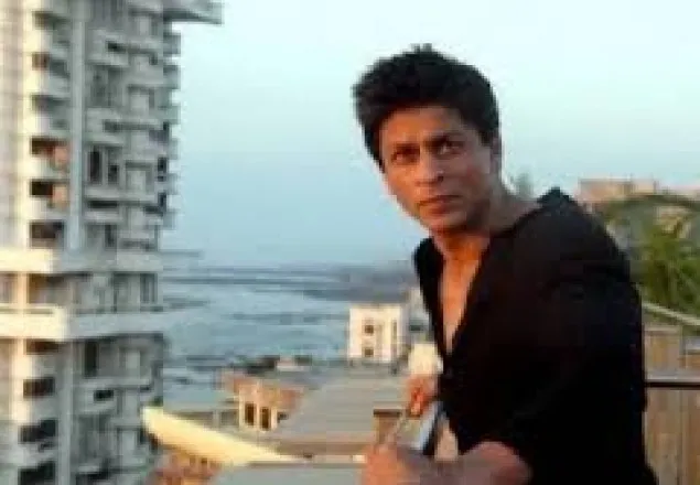 তারকাদের সঙ্গে ভক্তরা পাগলামি করেন