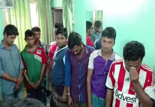 যশোর শহীদ মিনারে বোমাবাজির ঘটনায় মামলা, আটক ১০
