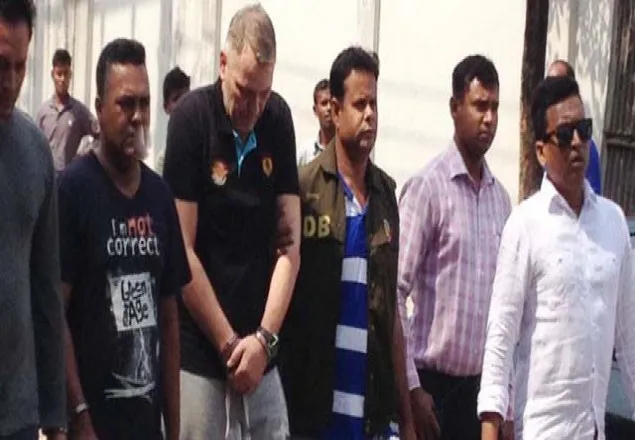এটিএম জালিয়াতি: বিদেশিসহ ৩ ব্যাংককর্মী গ্রেপ্তার