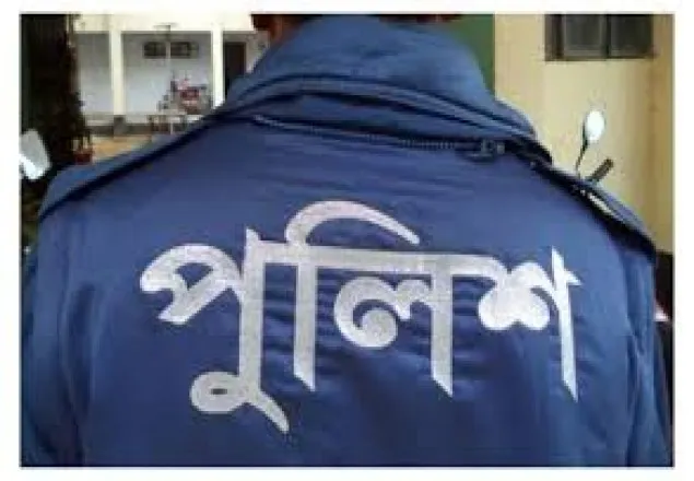 বরিশালে চাঁদা দাবির অভিযোগে ৬ পুলিশের বিরুদ্ধে মামলা