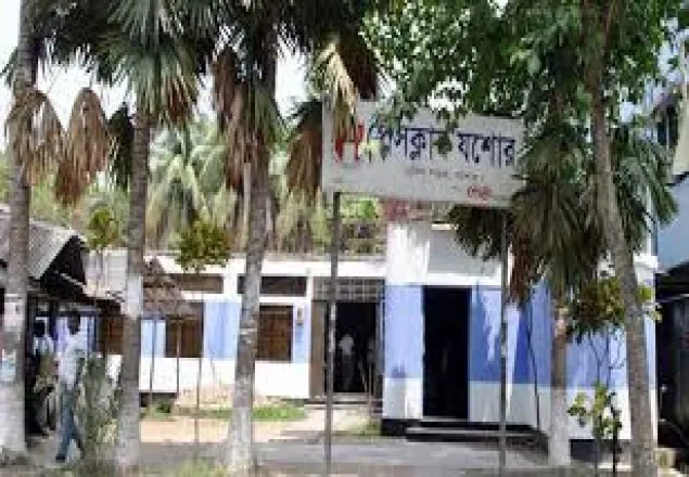 যশোরে সাংবাদিকে এসপির হুমকি