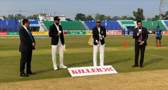 টসে জিতে ব্যাটিংয়ে বাংলাদেশ, ফিরলেন মুমিনুল