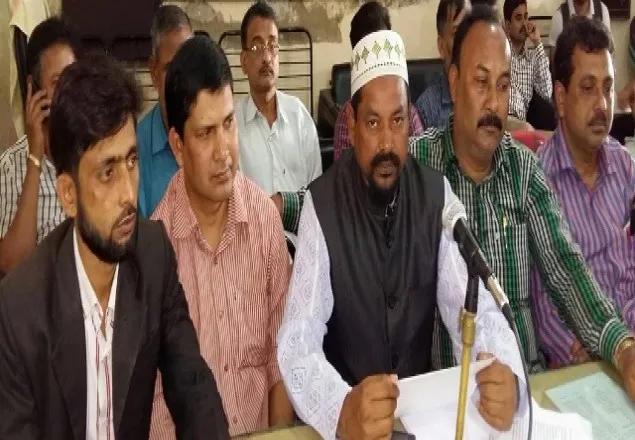 'মহাসড়কে চাঁদাবাজী করছে ওসি'
