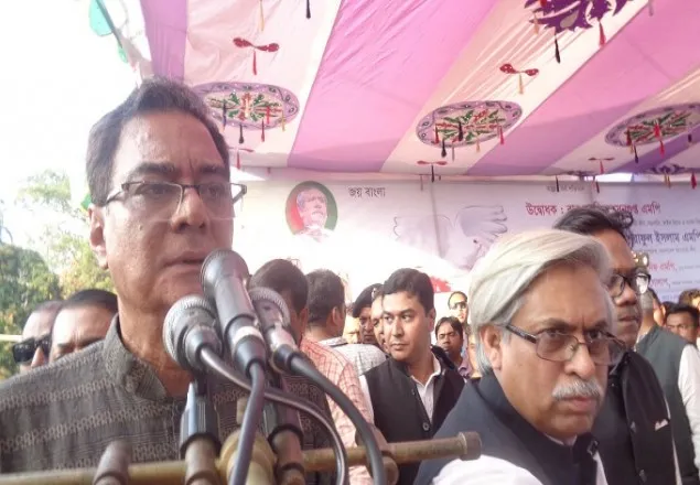 সৈয়দ আশরাফের সামনেই আ’লীগ সম্মেলন পন্ড –ব্যাপক ভাঙচুর