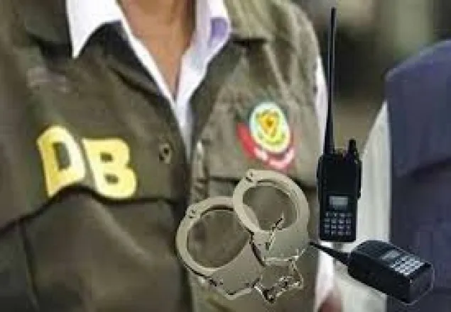 সাভারে পৃথক অভিযানে ৪ ভুয়া ডিবি পুলিশ আটক