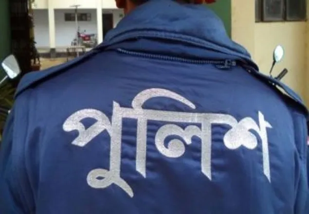 চাঁপাইনবাবগঞ্জে ট্রাকচাপায় ২ পুলিশ নিহত