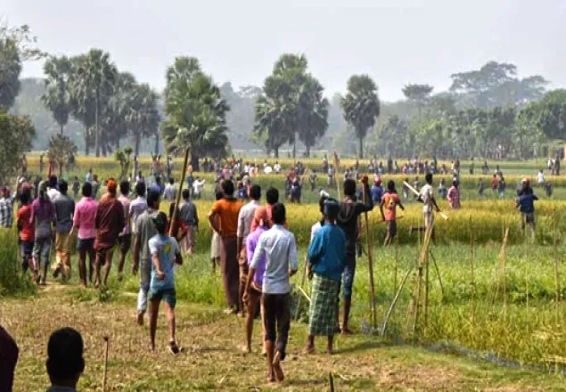 তুচ্ছ ঘটনায় মৌলভীবাজারে দুই গ্রামবাসীর সংঘর্ষে  আহত ৩০