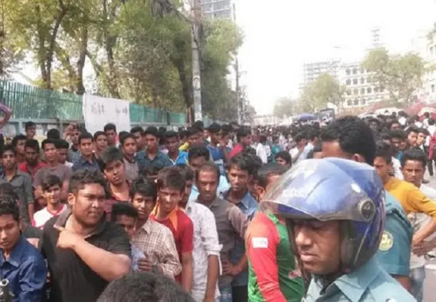 টিকিট সংগ্রহ করতে যুদ্ধে নামতে হয়েছে টাইগার ভক্তদের