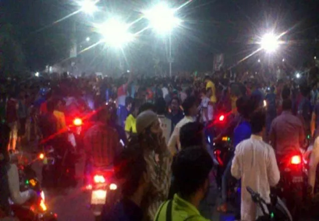 শাহবাগে টাইগার সমর্থকদের অপেক্ষা