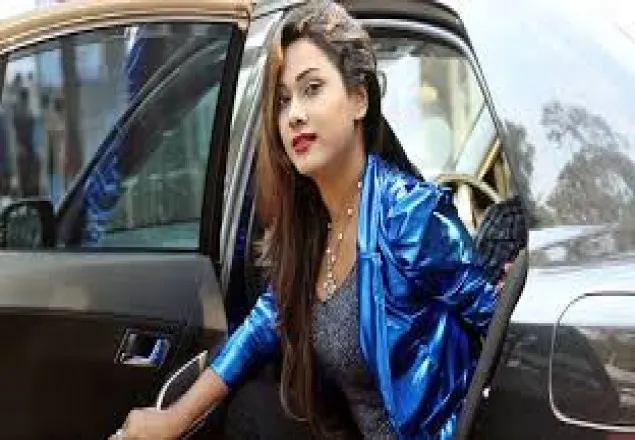 ঢাকায় আসছেন বলিউড অভিনেত্রী উর্বশী