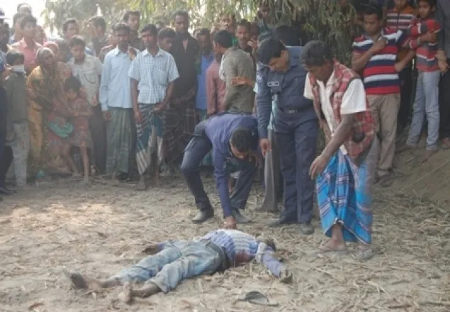 তেঁতুলিয়ায় গলা কাটা লাশ উদ্ধার