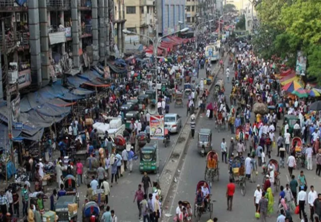 গণপরিবহণ শূন্য রাজধানী, পথেপথে ভোগান্তি
