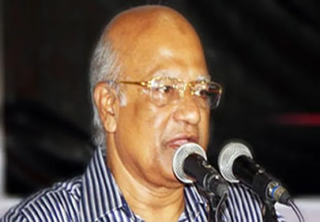 প্রধানমন্ত্রী, আপনিও তো আসামি ছিলেন: মোশাররফ 